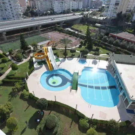 Panorama Garden Cikcilli 4+1 *
